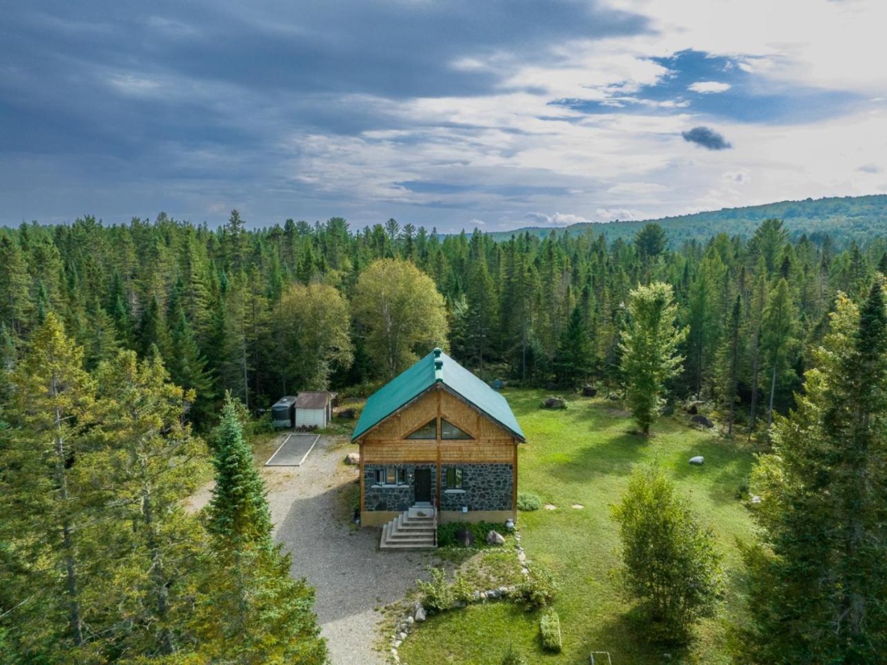 Le Maoli Mini retreat Escape with hot tub