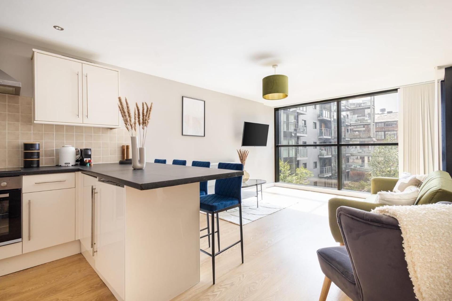 Host & Stay - The Pall Mall Apartment view 2