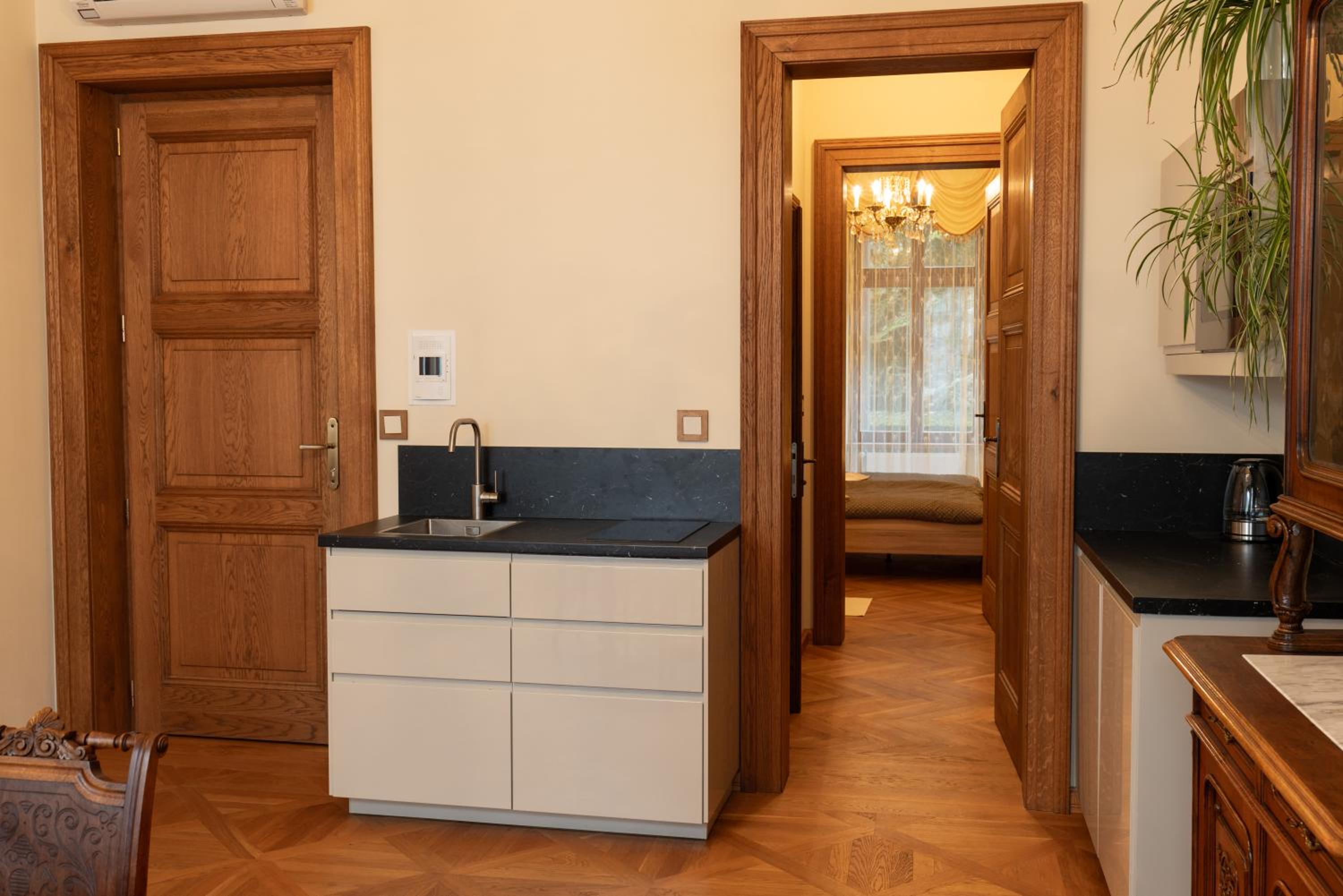 Zlatý Pelikán Apartments