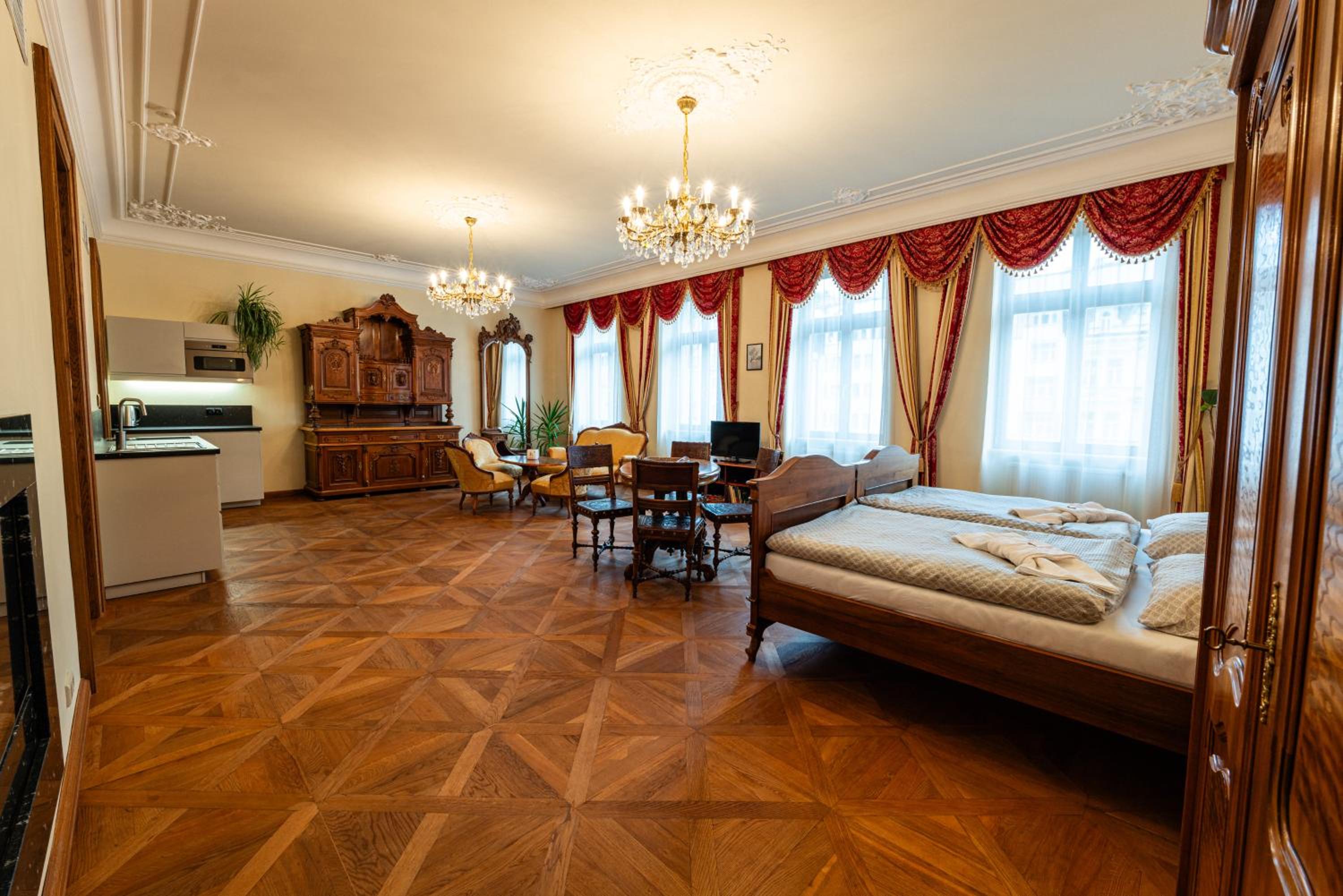 Zlatý Pelikán Apartments