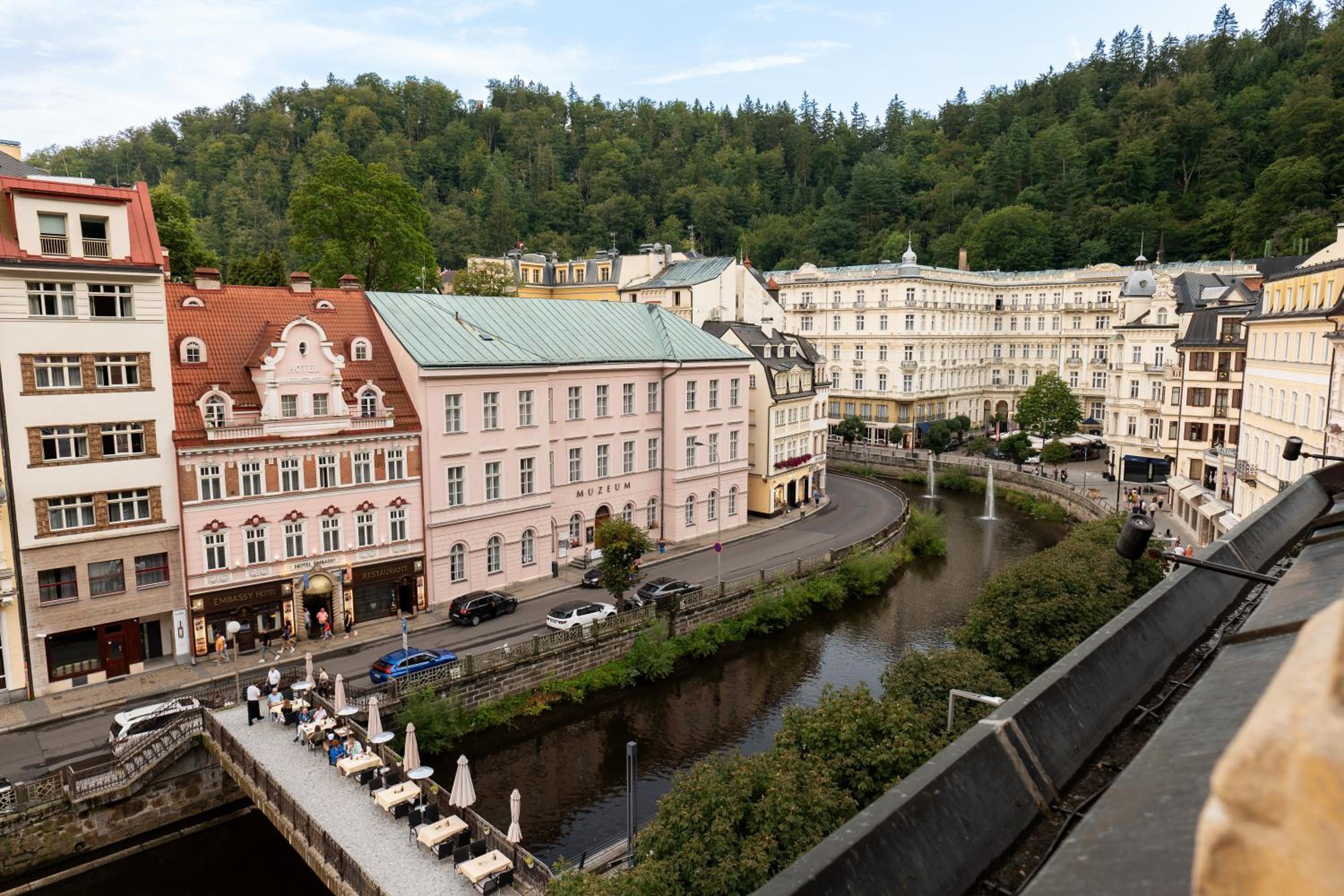 Zlatý Pelikán Apartments