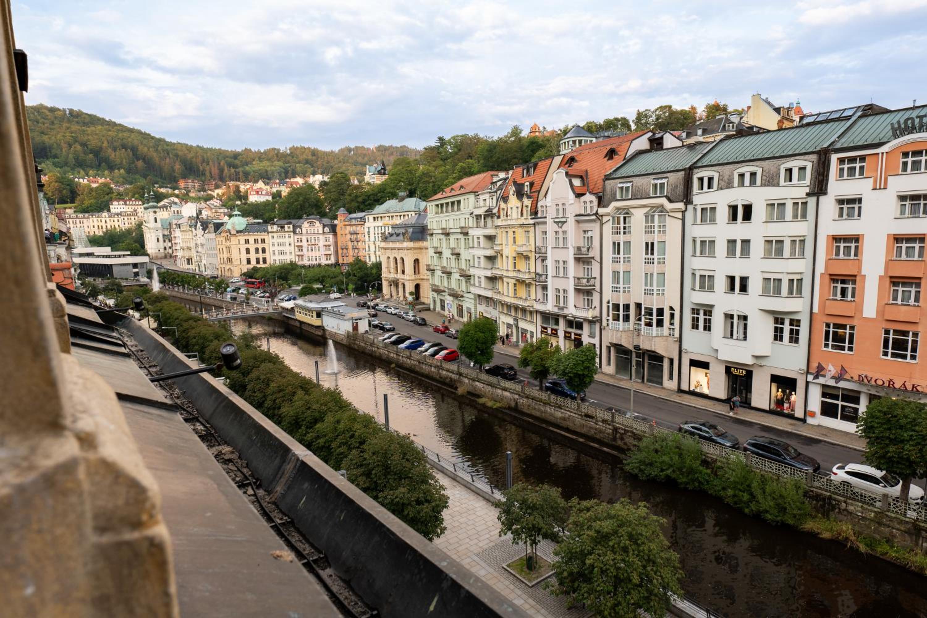 Zlatý Pelikán Apartments