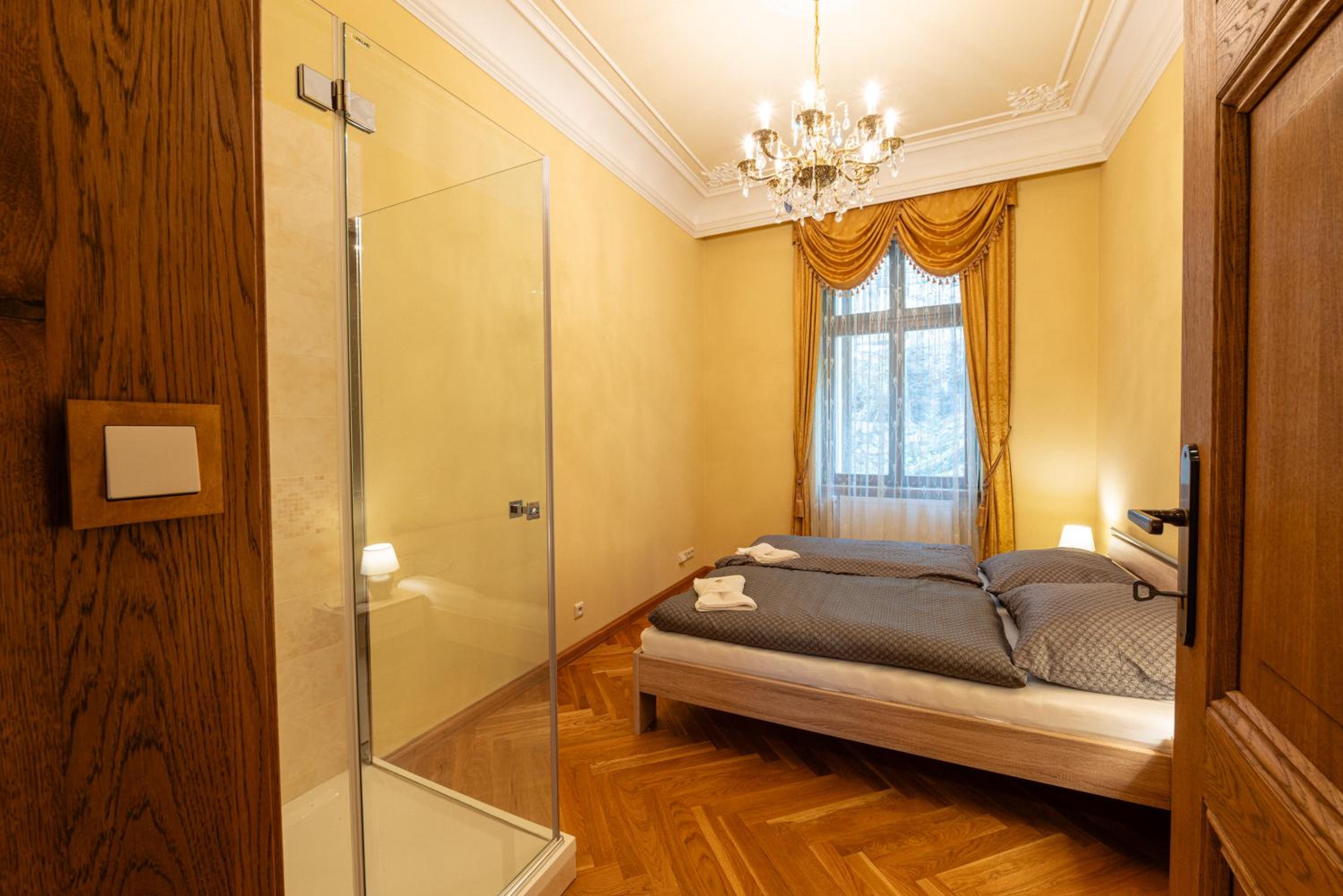 Zlatý Pelikán Apartments