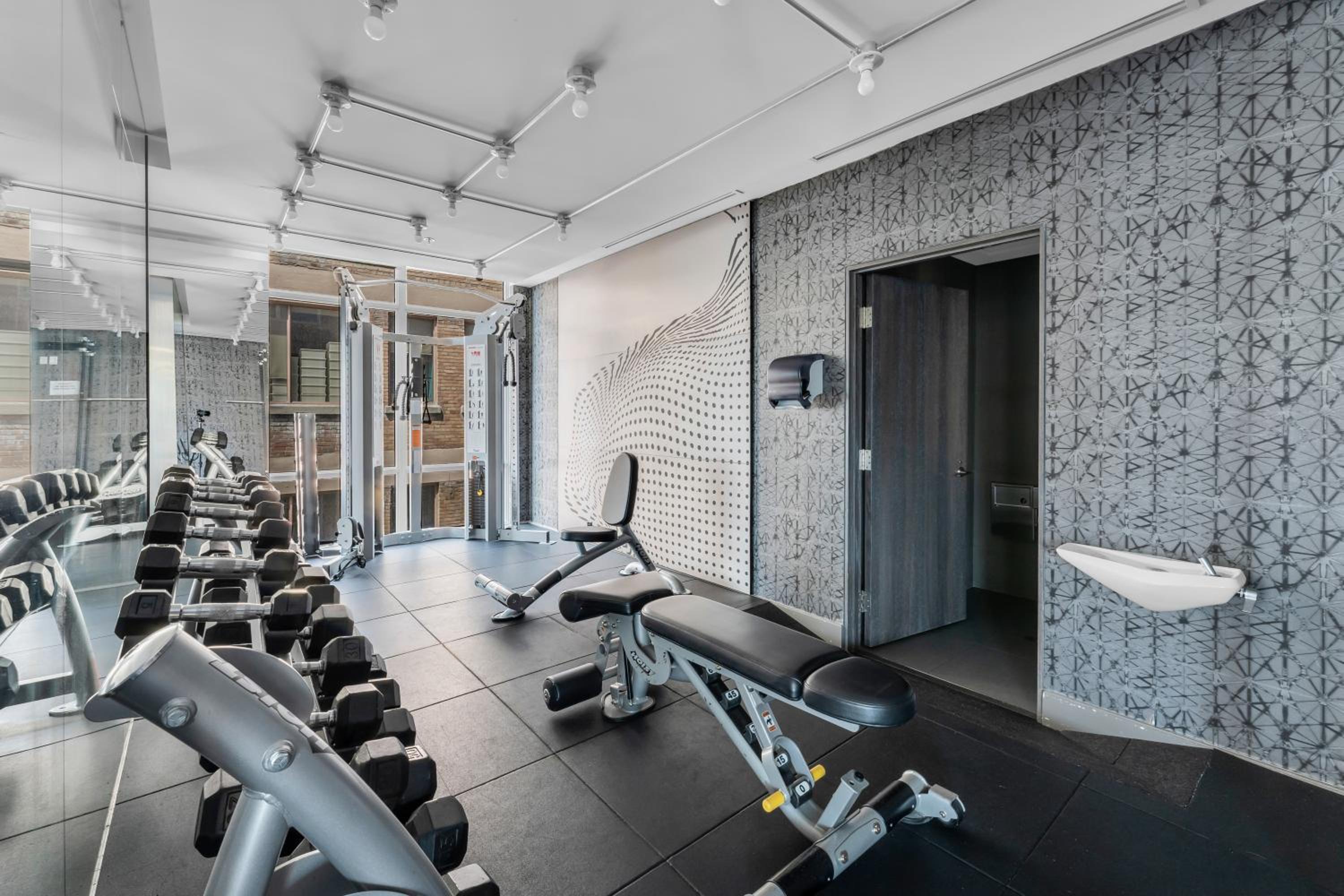 Parc Suites - Entertainment District Toronto