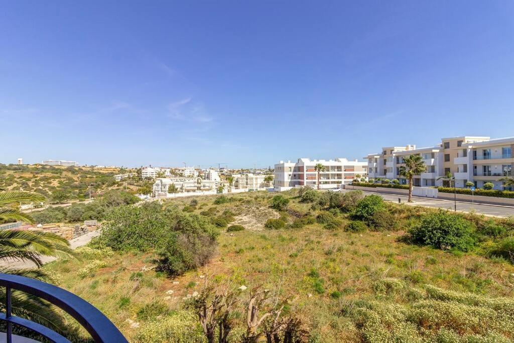 Apt at Porto de Mós with pool view 3
