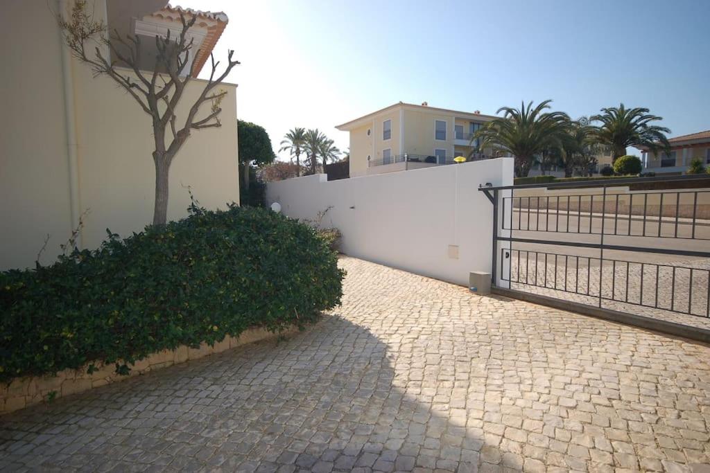 Apt at Porto de Mós with pool view 5
