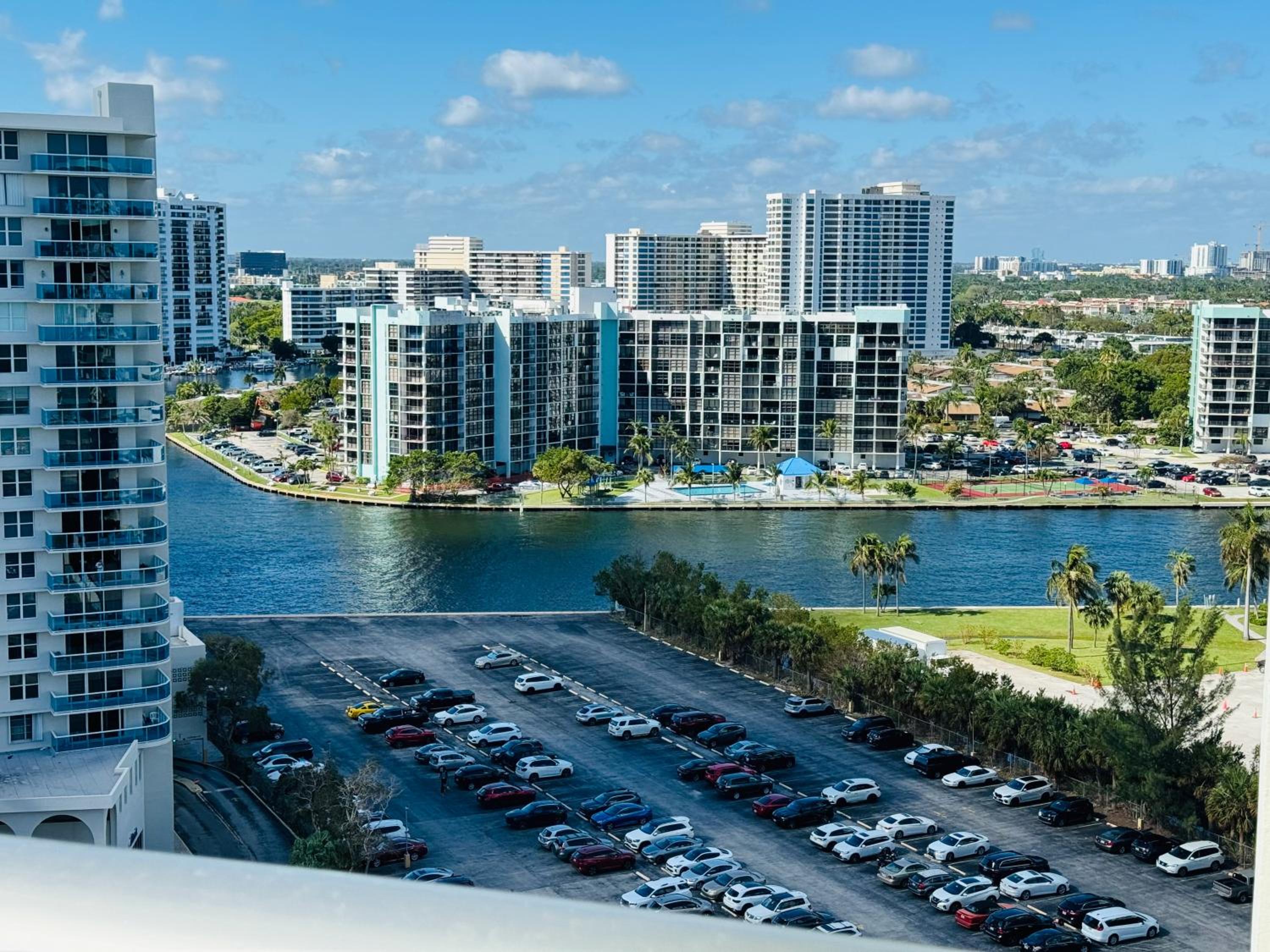 Miami Hollywood Great Two Bedroom Apartment with Channel View 006-22bvic view 2