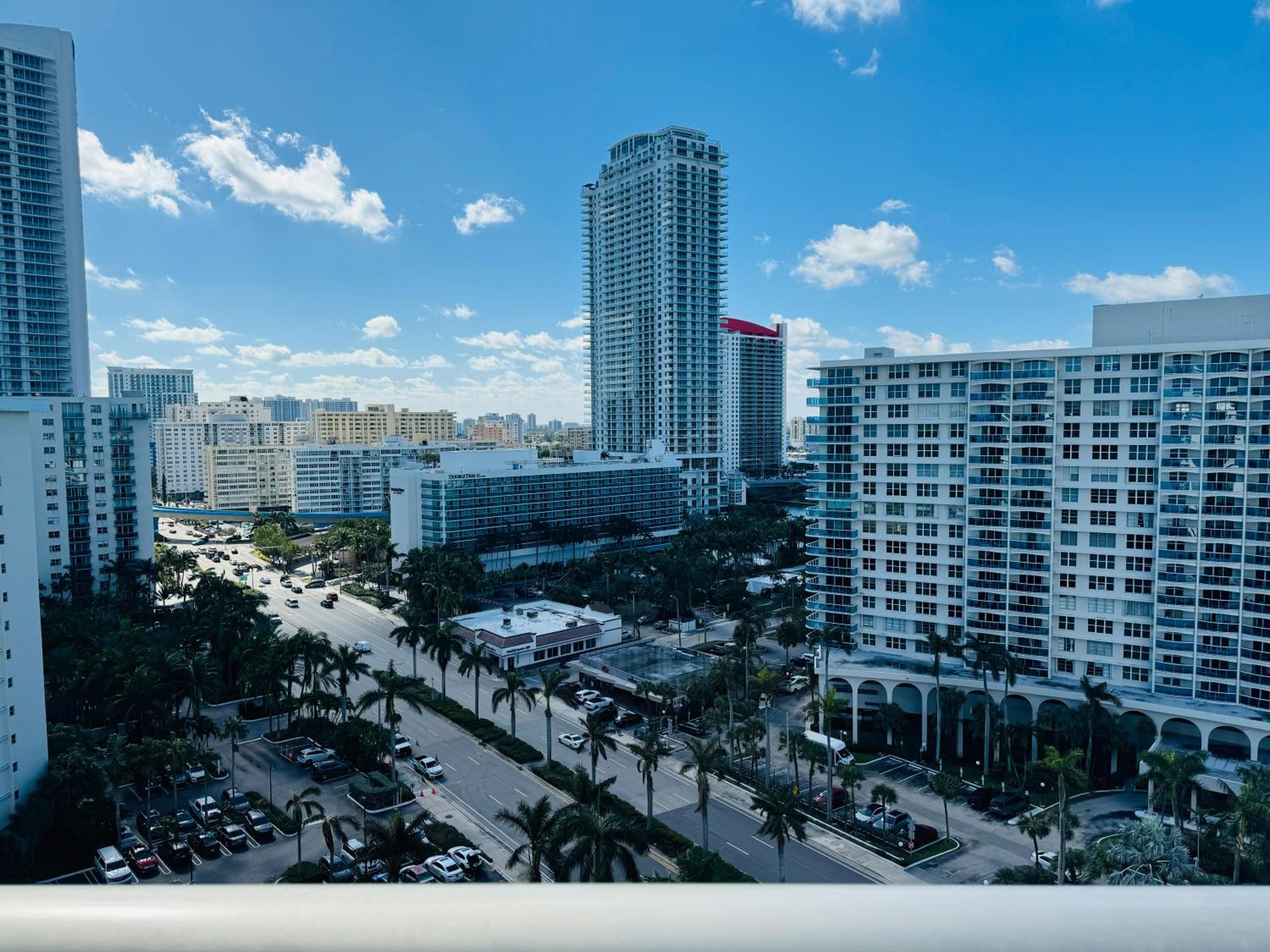 Miami Hollywood Great Two Bedroom Apartment with Channel View 006-22bvic view 3