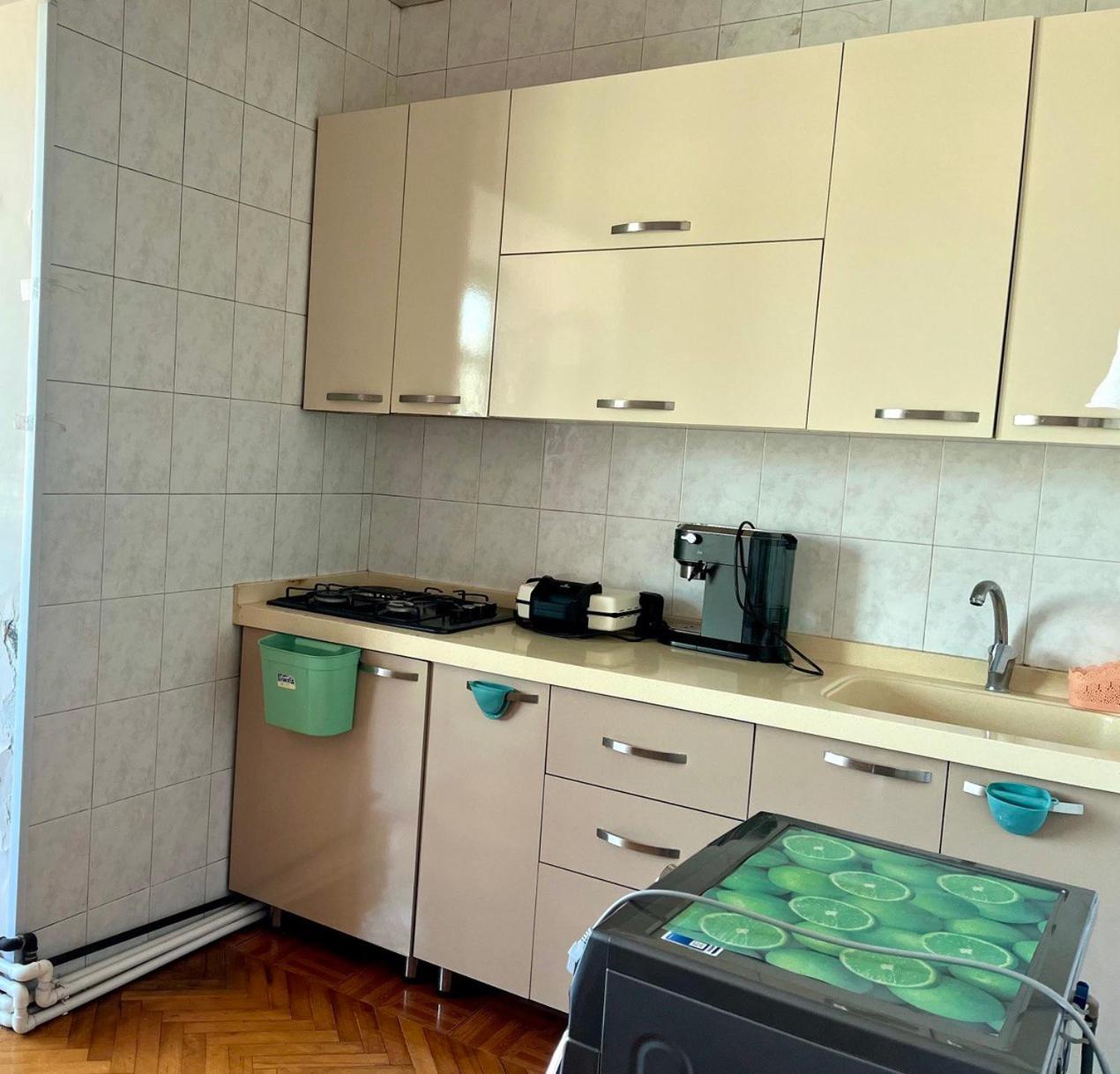 Two-room shared apartment with sea view in the city center