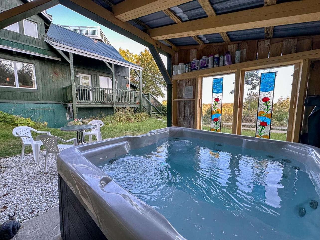 Ô Refuge Classic Chalet, Hot tub & Scenic view