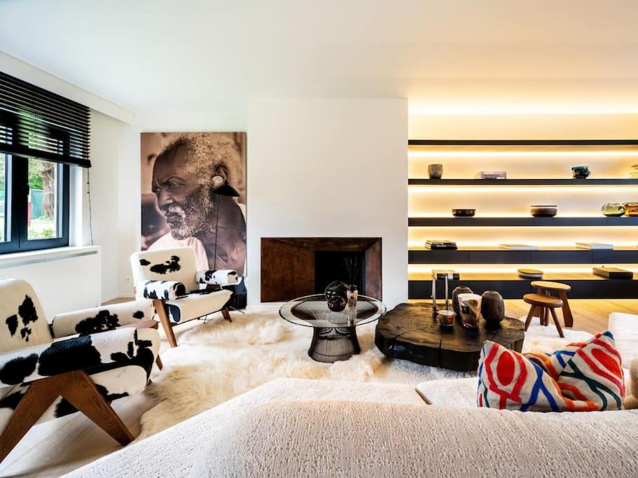 Luxurious 4BR Villa in Waterloo