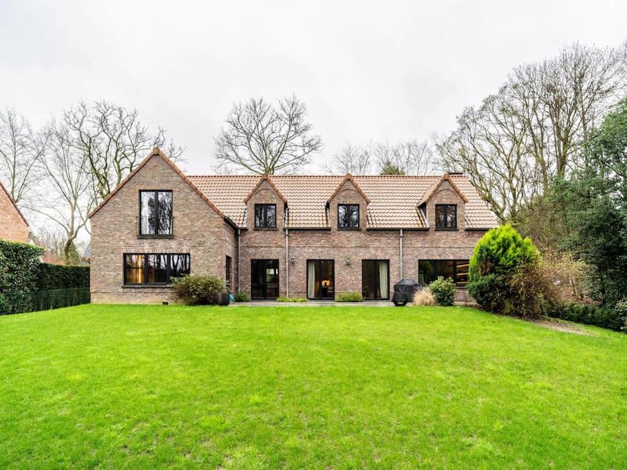 Luxurious 4BR Villa in Waterloo