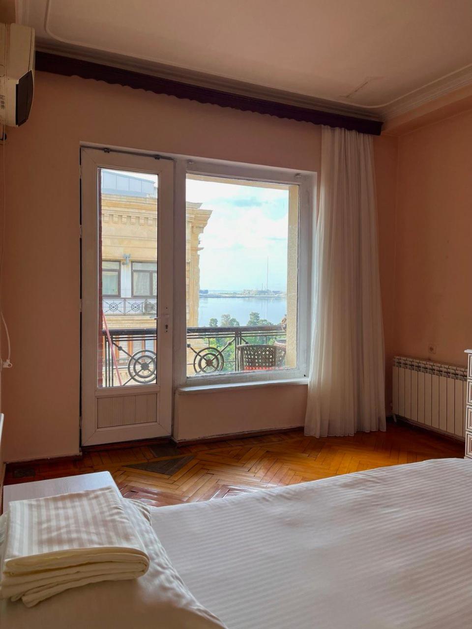 Two-room shared apartment with sea view in the city center