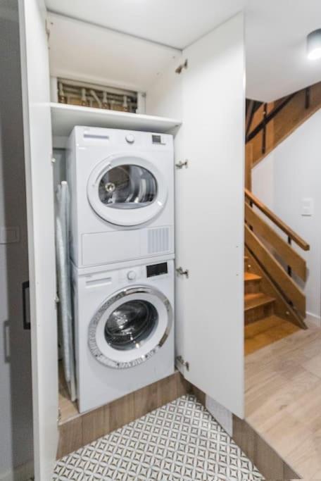 Urban Chic & Great Location & Modern Studio Apartment - #O1
