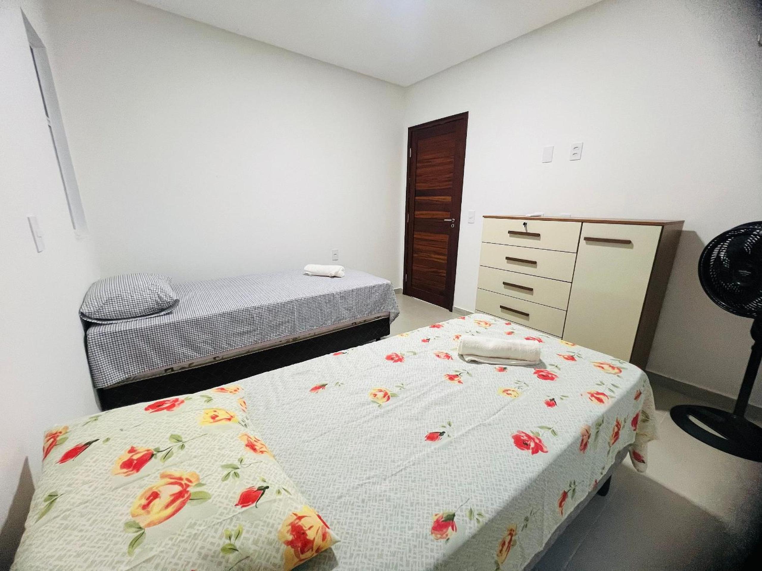 Acomodação nova, térreo, na Praia de Macapá em condomínio aconchegante e familiar