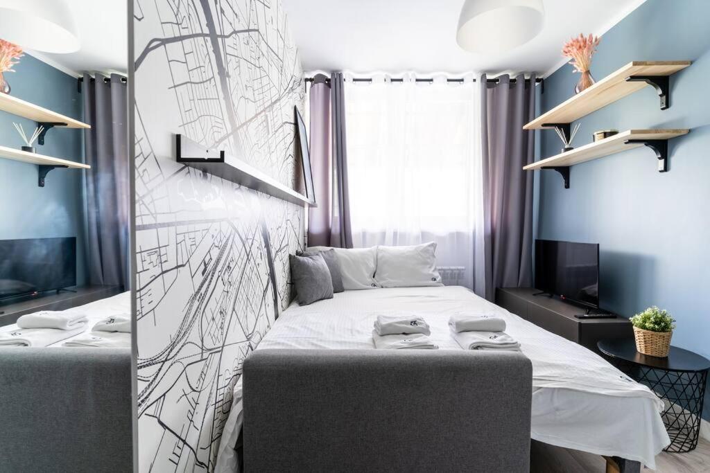 Urban Chic & Great Location & Modern Studio Apartment - #O6