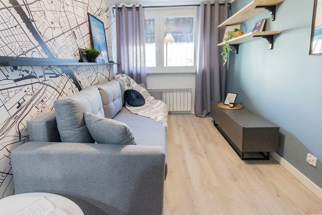Urban Chic & Great Location & Modern Studio Apartment - #O6