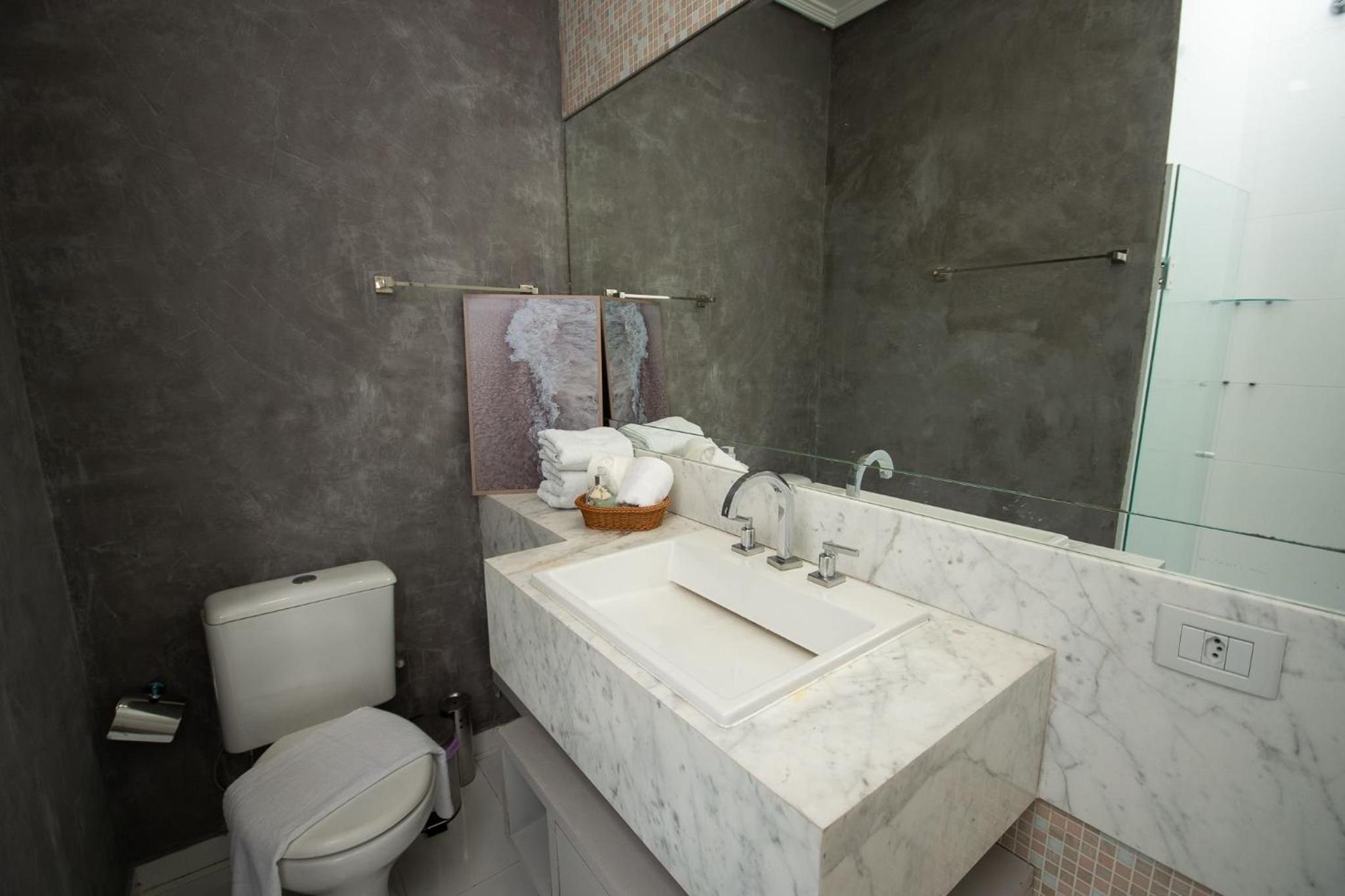 Sobrado com 1 suite 2 quarto ar 1km Shopping JL