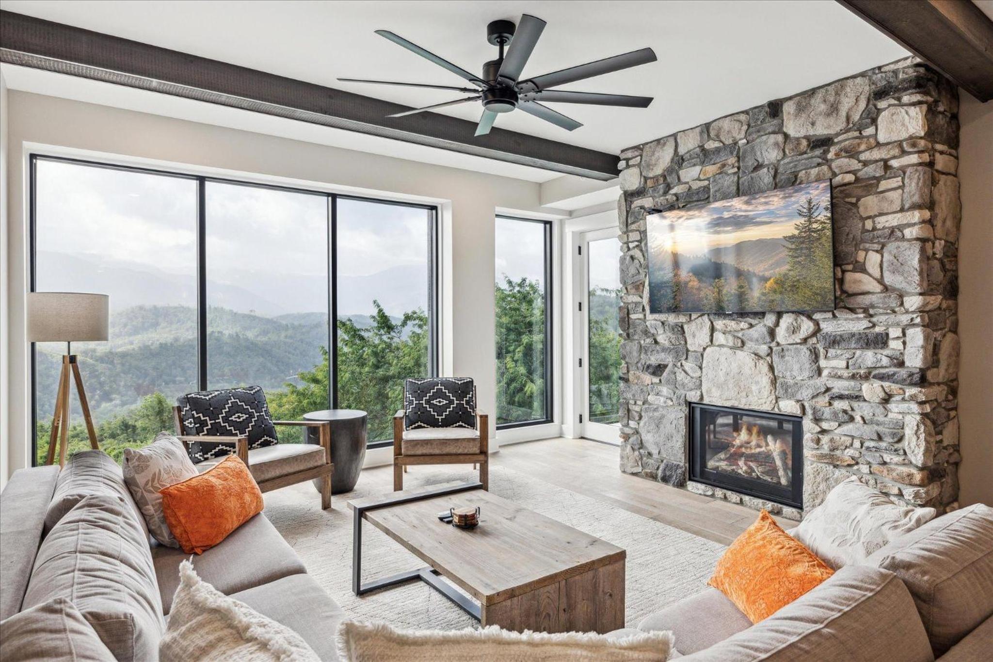 Highlands of the Smokies 210 3br