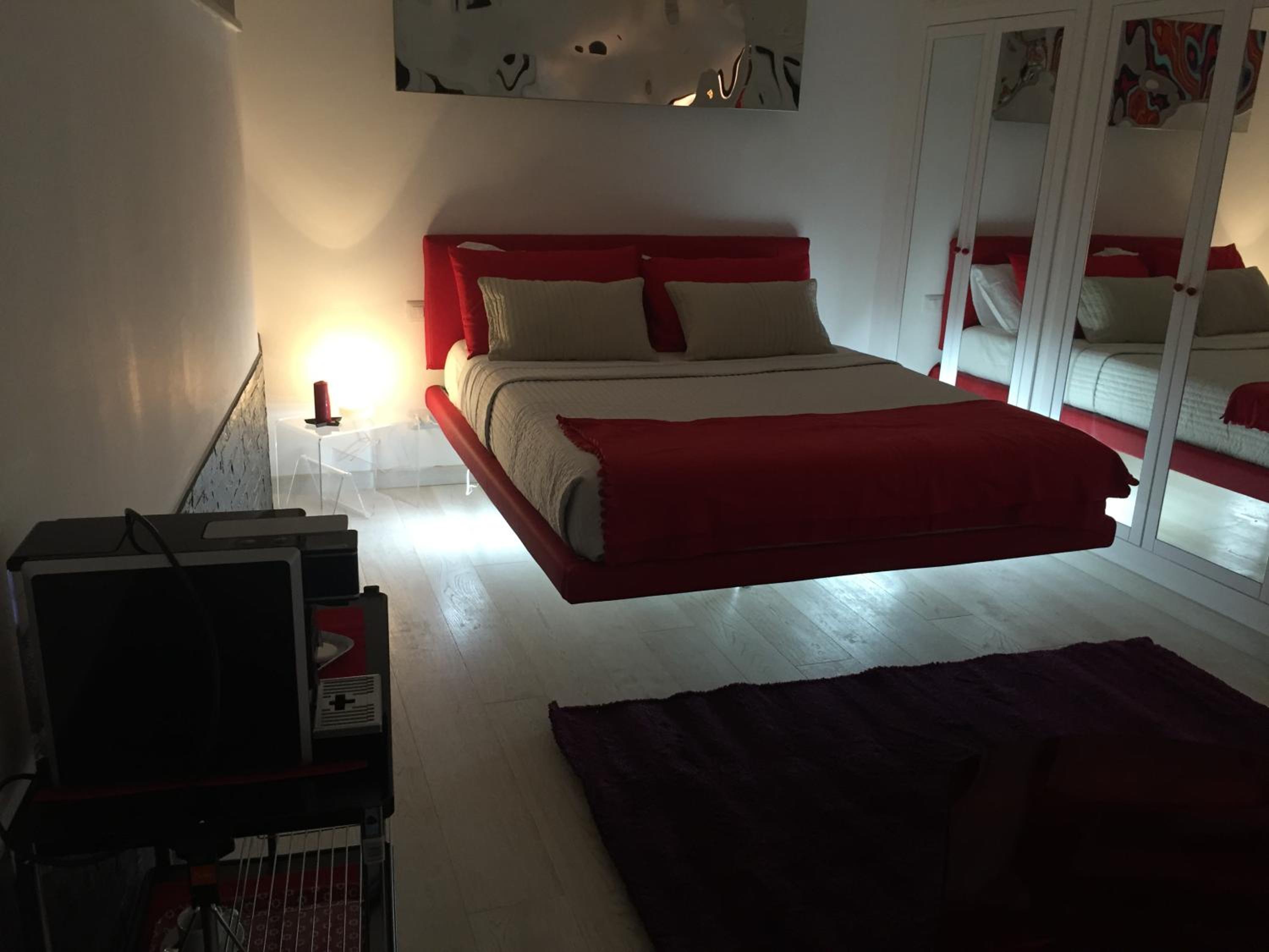 Two Chic Guesthouse