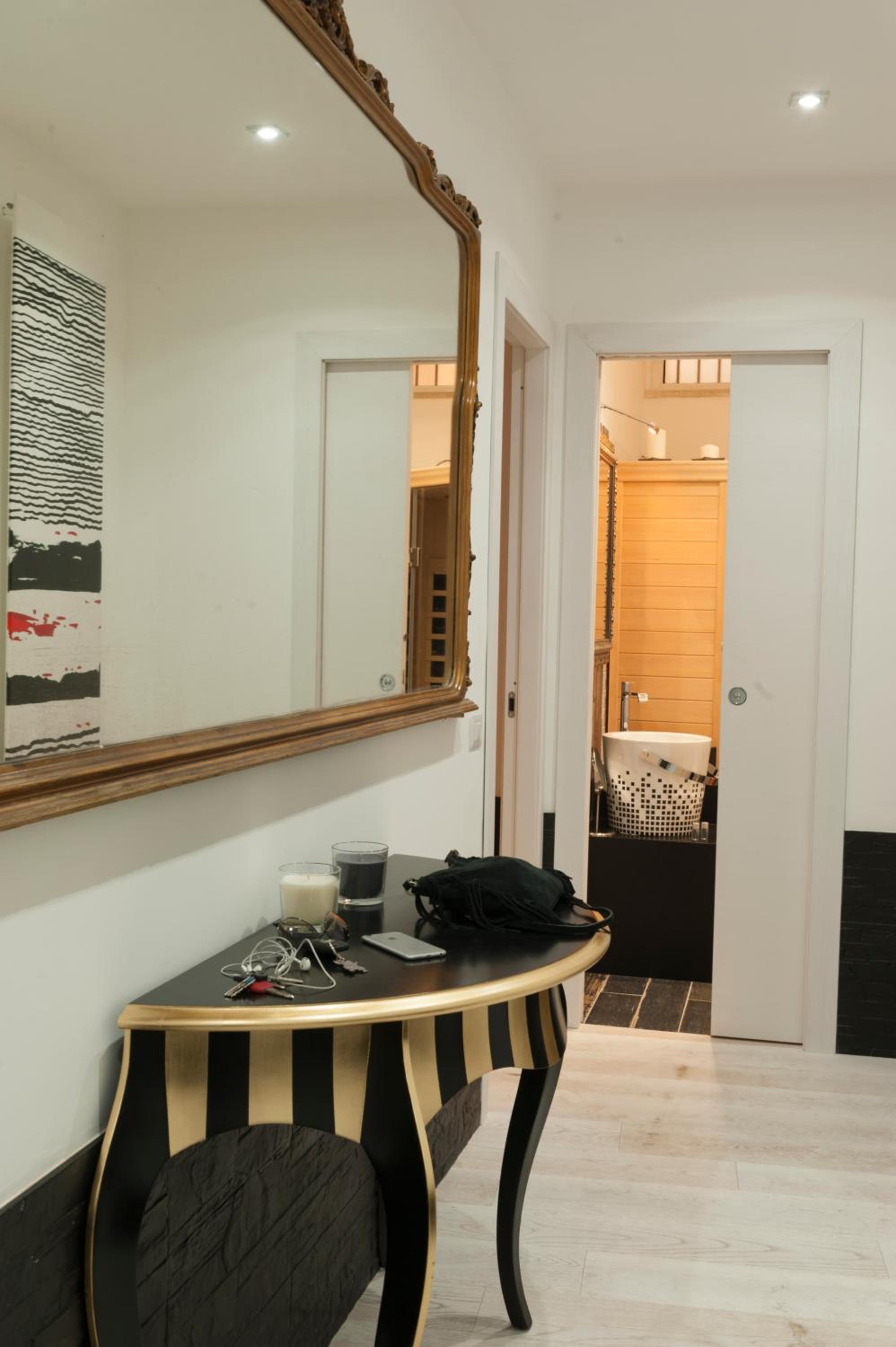 Two Chic Guesthouse