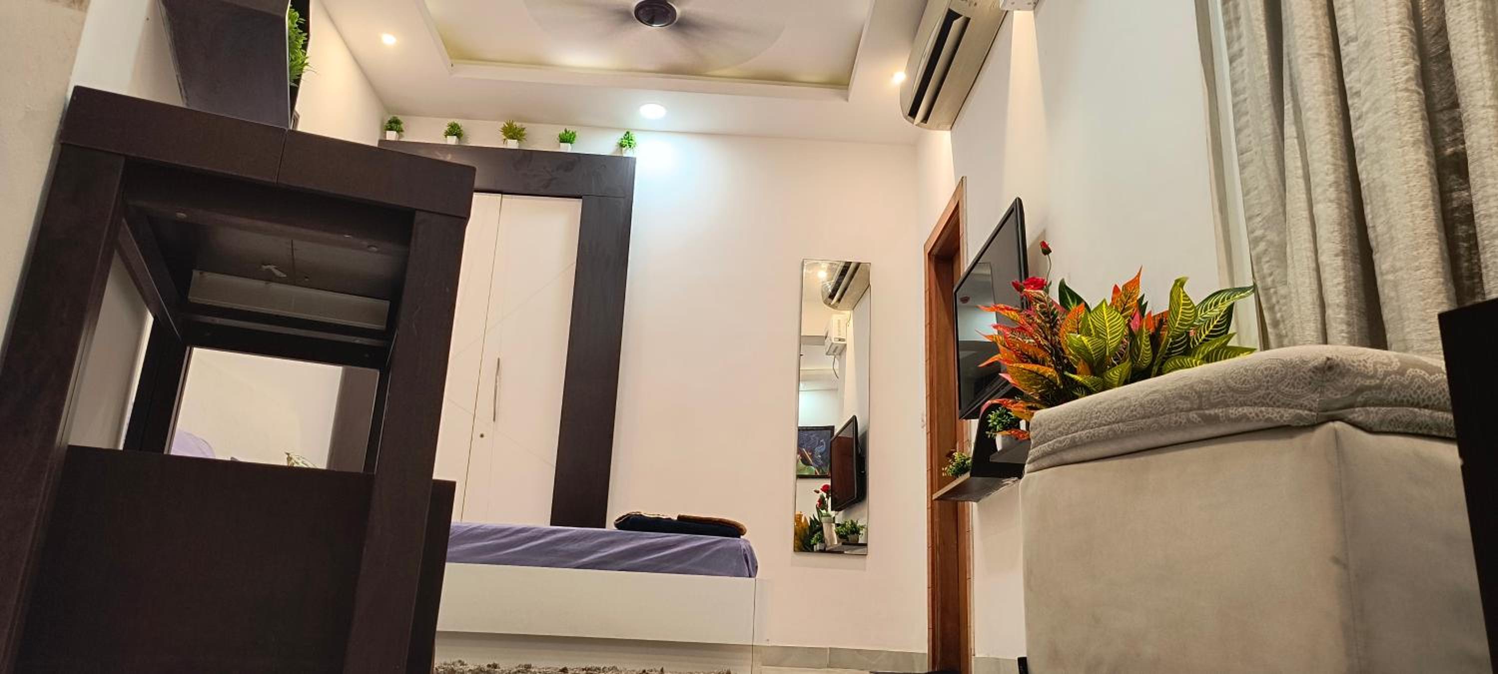 Gold Haven Studio - Luxury Studio Apartment Full Furnished With Full Facility