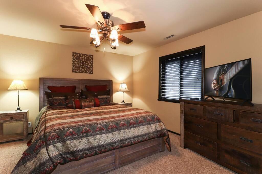 Cienega Lakeview