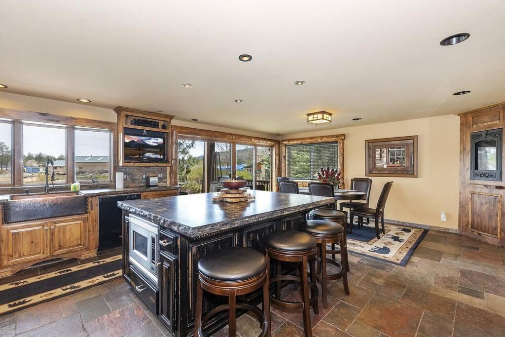 Cienega Lakeview