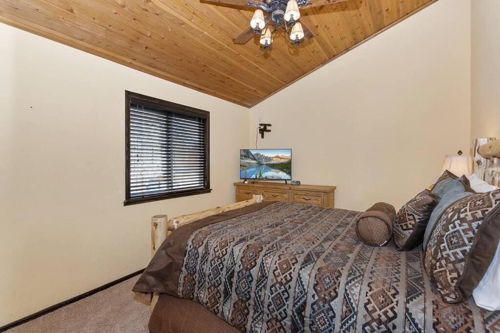 Cienega Lakeview