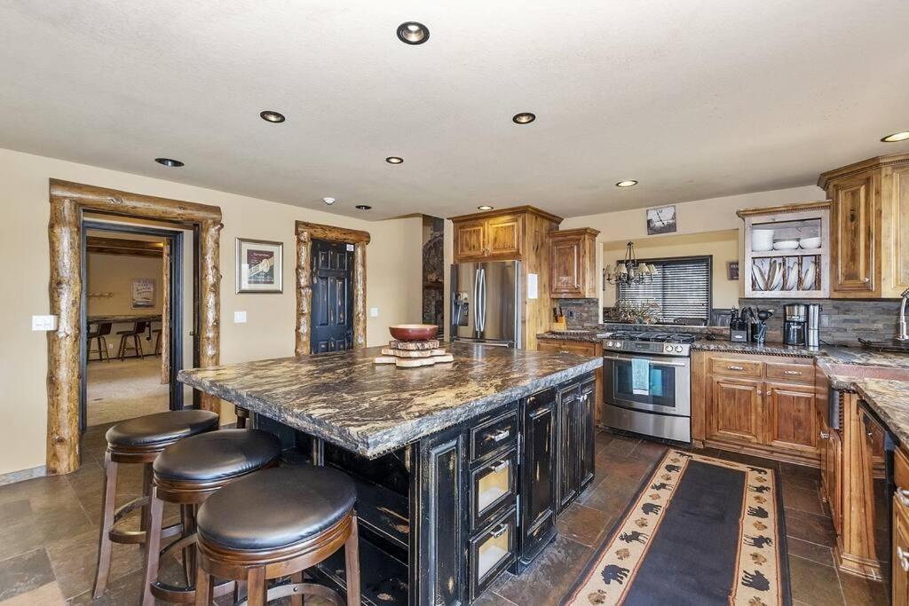Cienega Lakeview