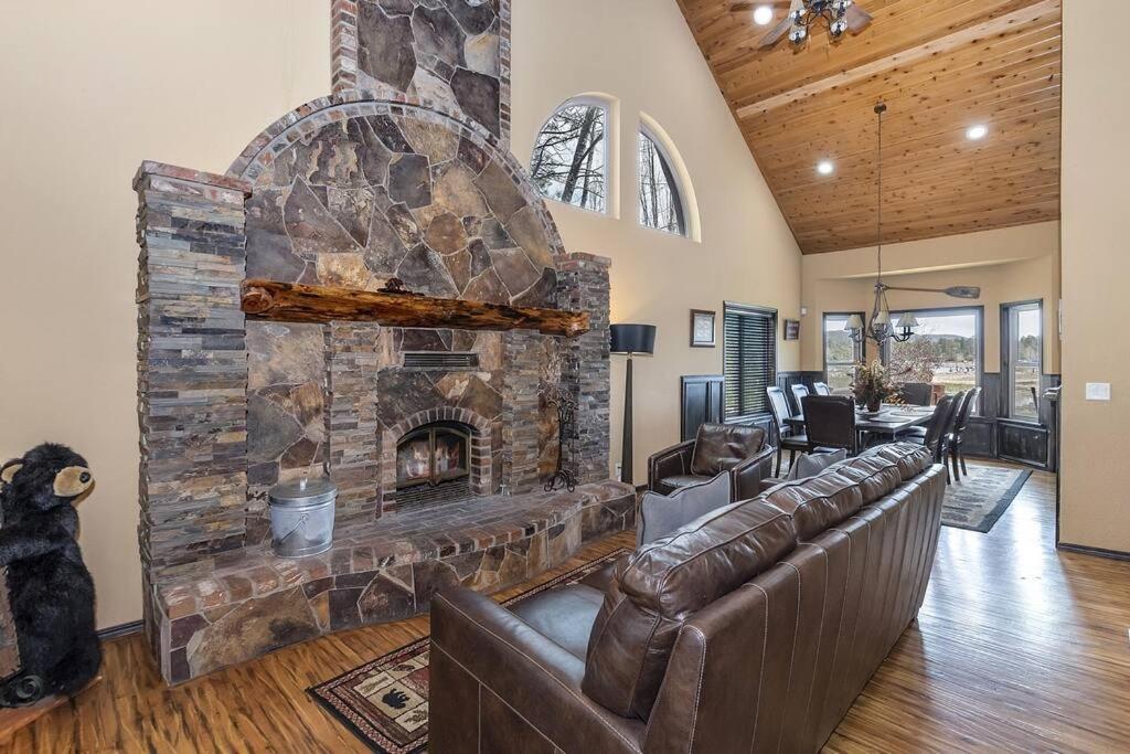 Cienega Lakeview