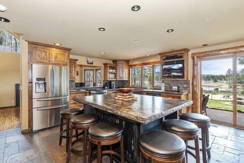 Cienega Lakeview