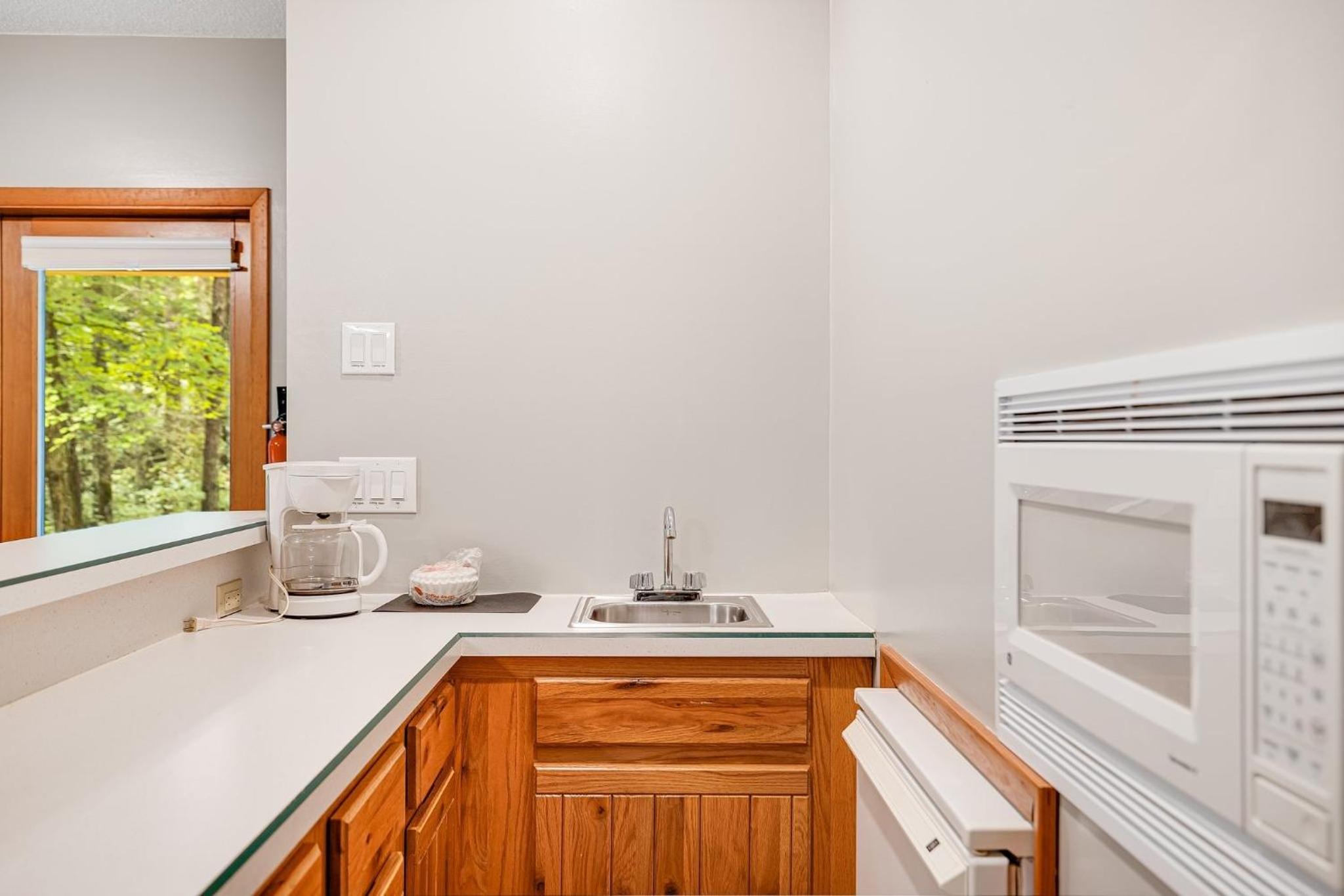 Twin Creeks Lodge by AvantStay 33 Acre Retreat