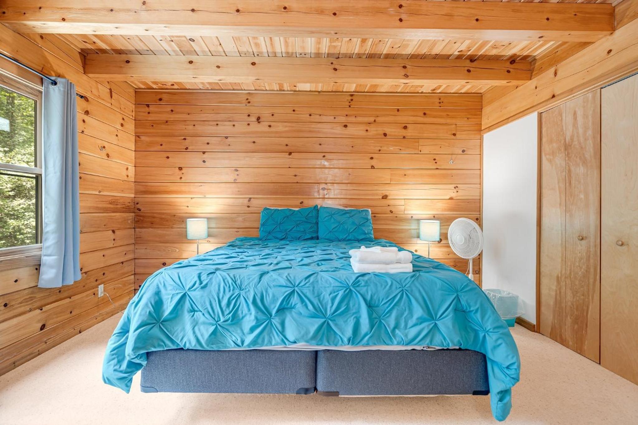 Twin Creeks Lodge by AvantStay 33 Acre Retreat