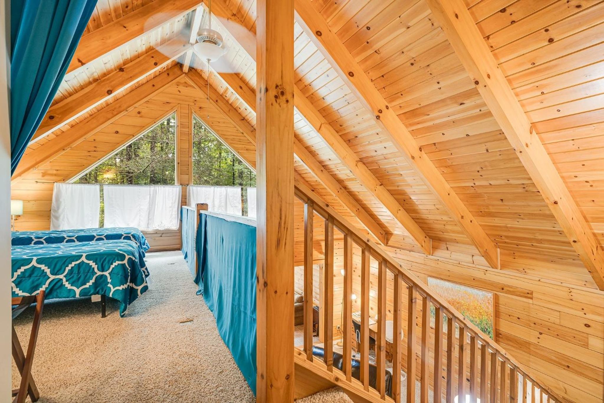 Twin Creeks Lodge by AvantStay 33 Acre Retreat