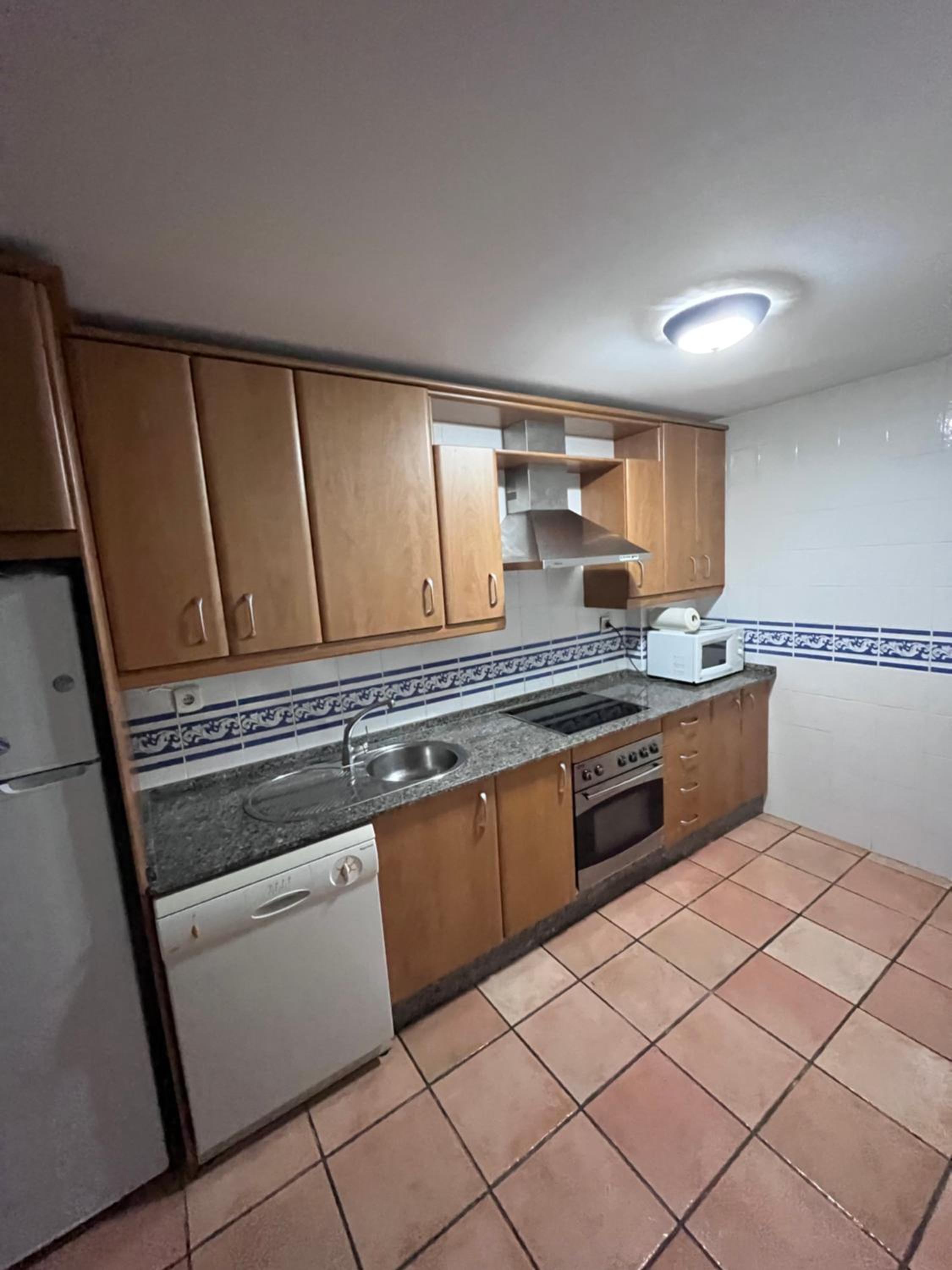 Adosado con jardín Urb Galia Ballena