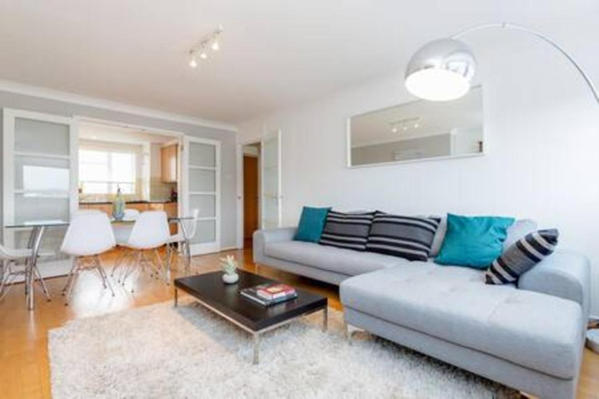 Holland Park 2 Bed Flat by BaseToGo