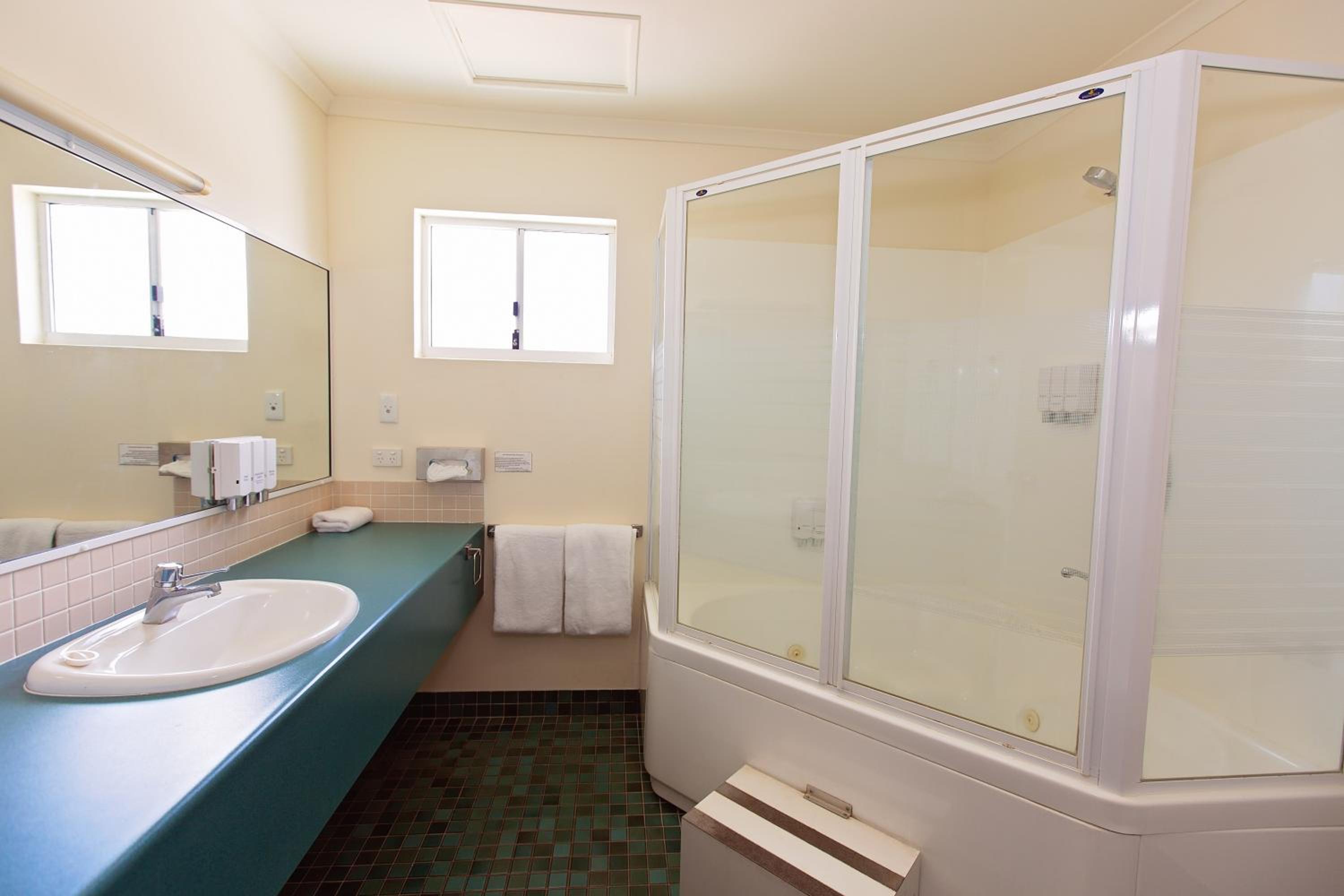 White Lace Motor Inn