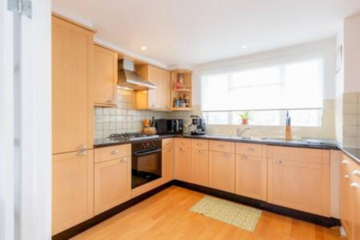 Holland Park 2 Bed Flat by BaseToGo