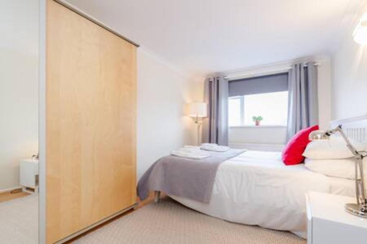 Holland Park 2 Bed Flat by BaseToGo