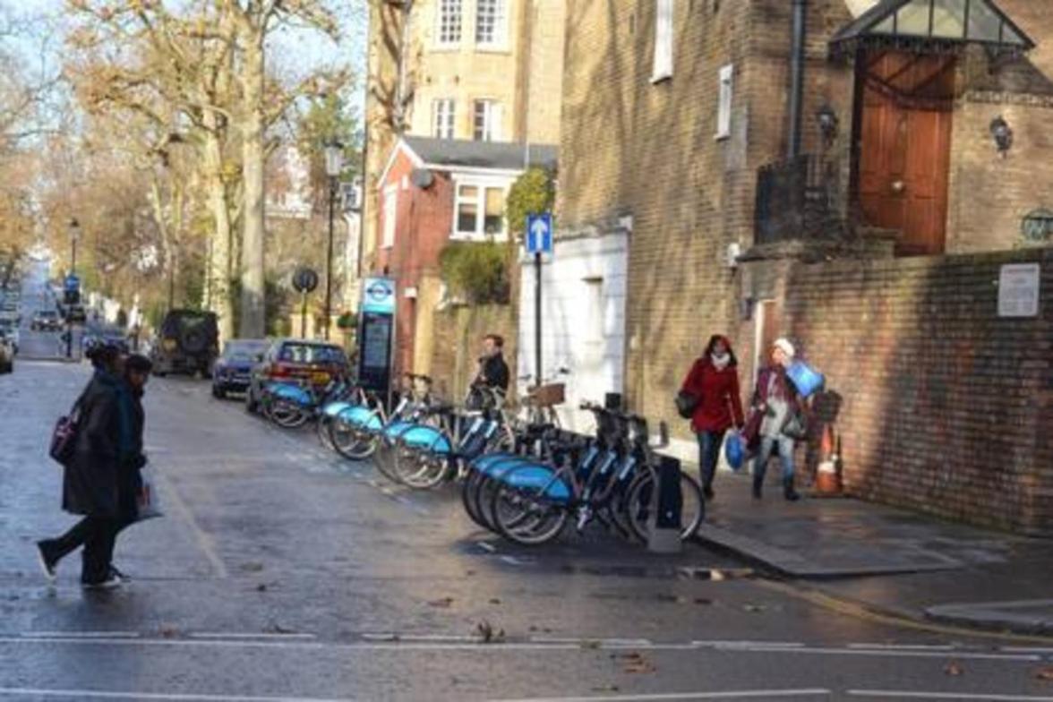 Holland Park 2 Bed Flat by BaseToGo