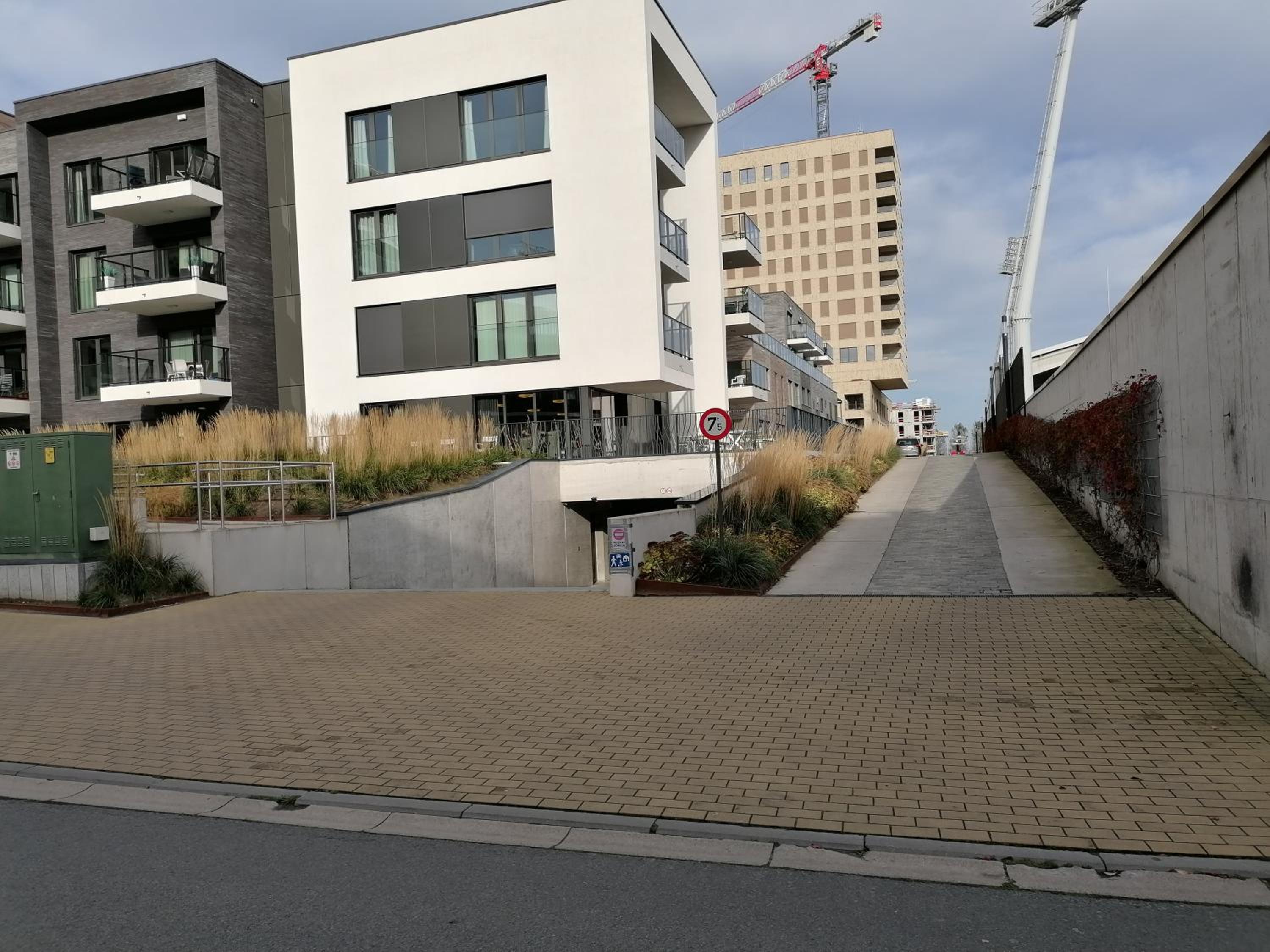 Bartine - modern and spacious flat near the sea, free parking space