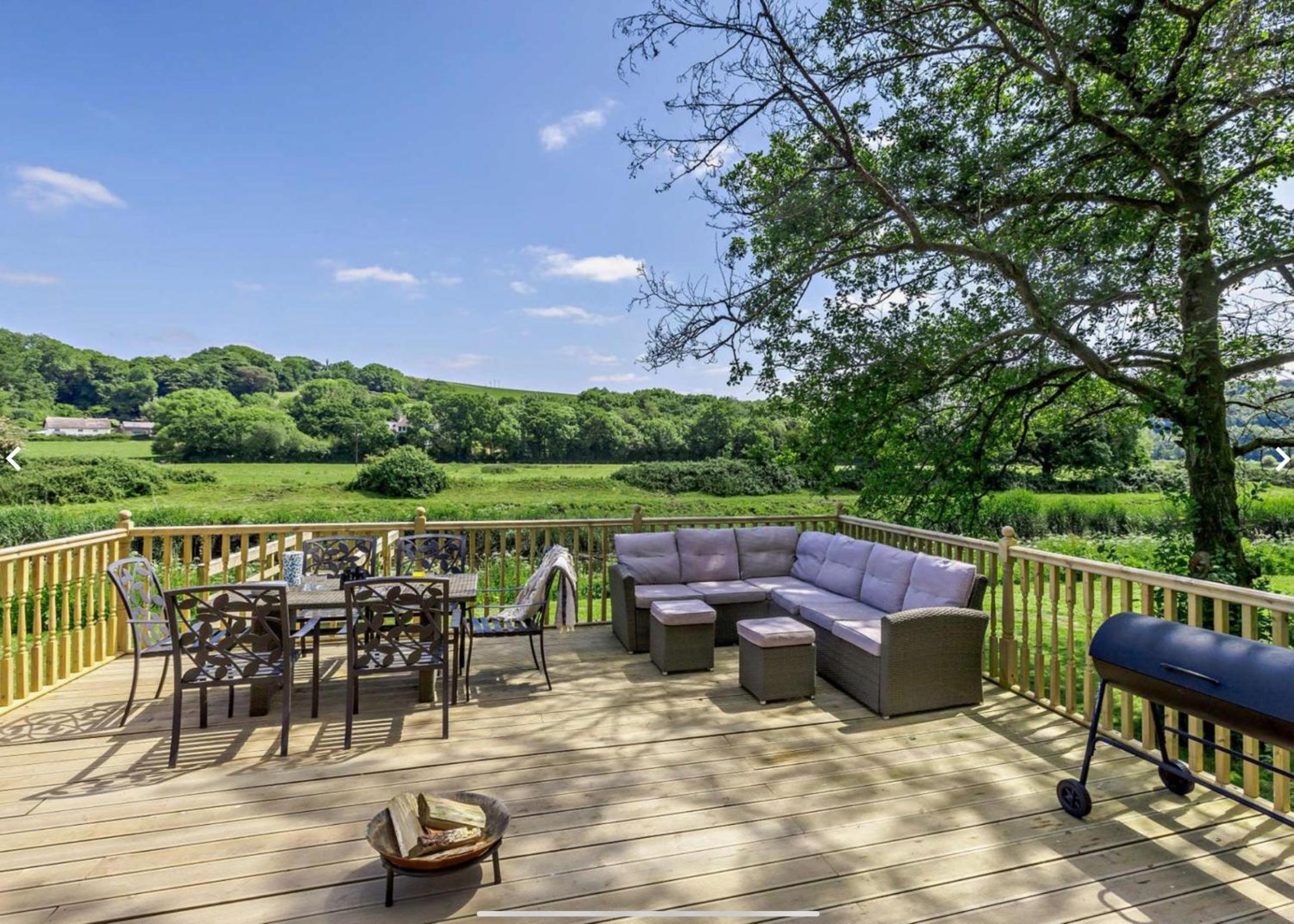 Luxury Riverside Escape in North Devon! Stunning Views view 3