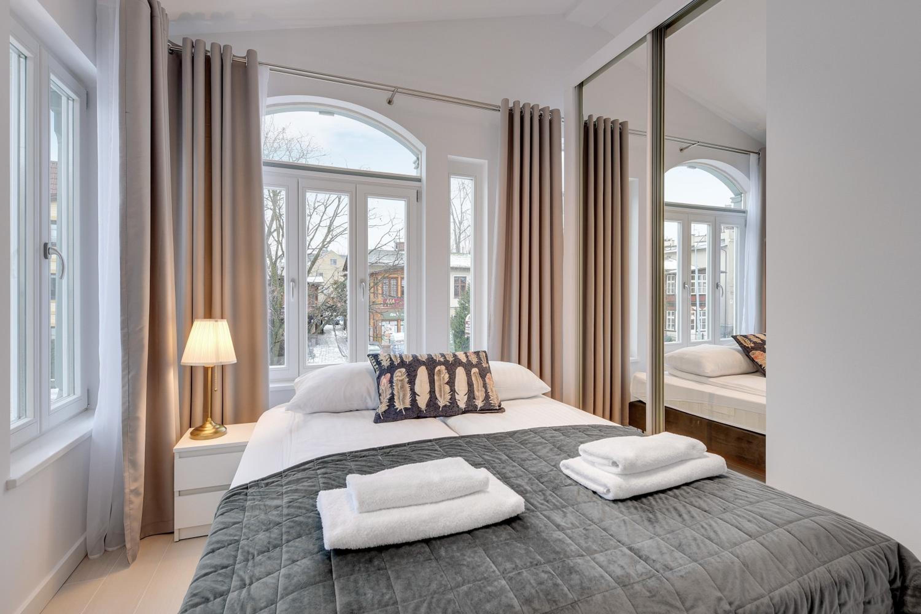 Chopina 29 - Apartamenty blisko plaży i Monte Cassino z parkingiem by Lion Apartments Sopot