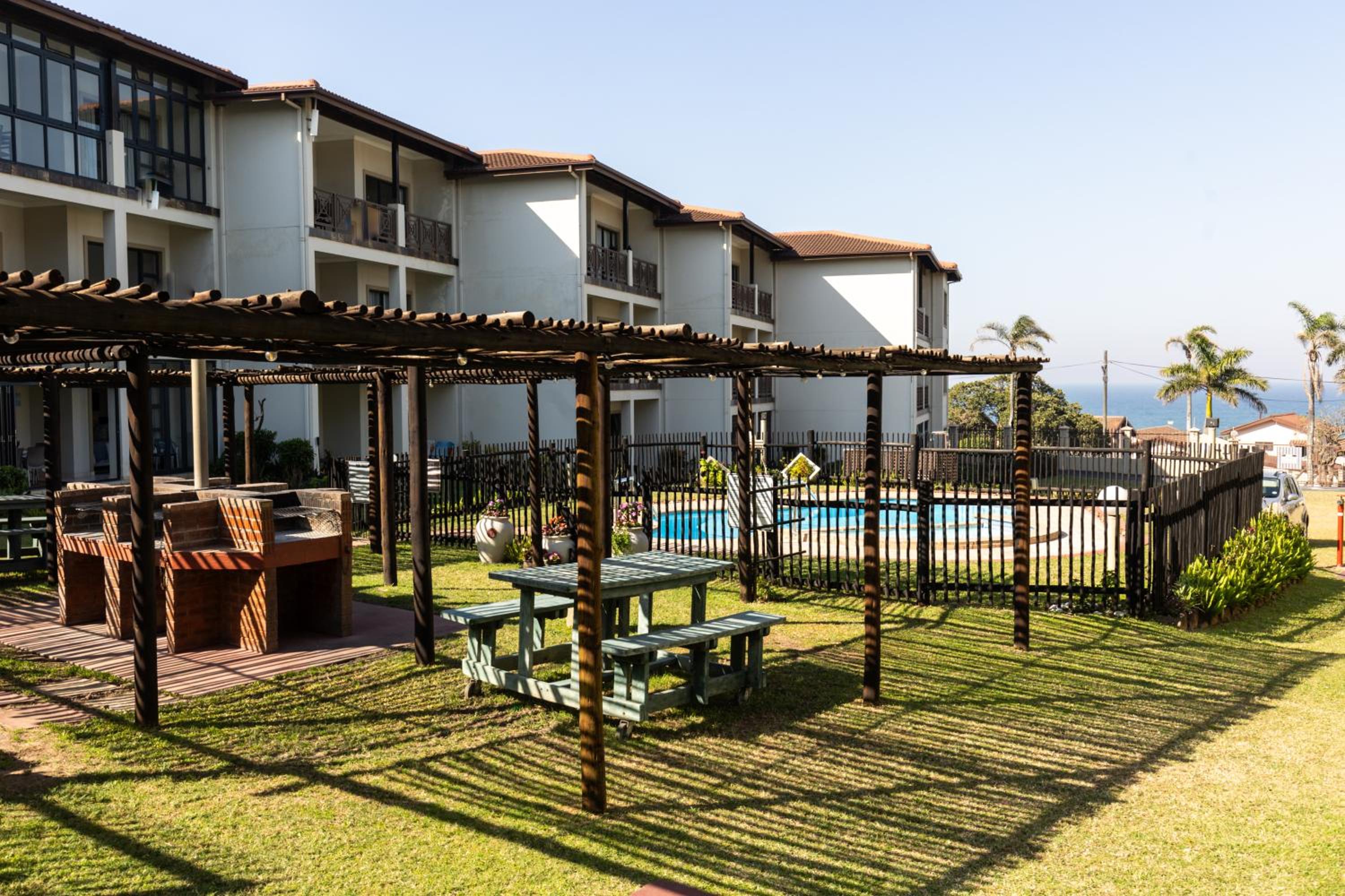 Topanga 18, Uvongo view 5
