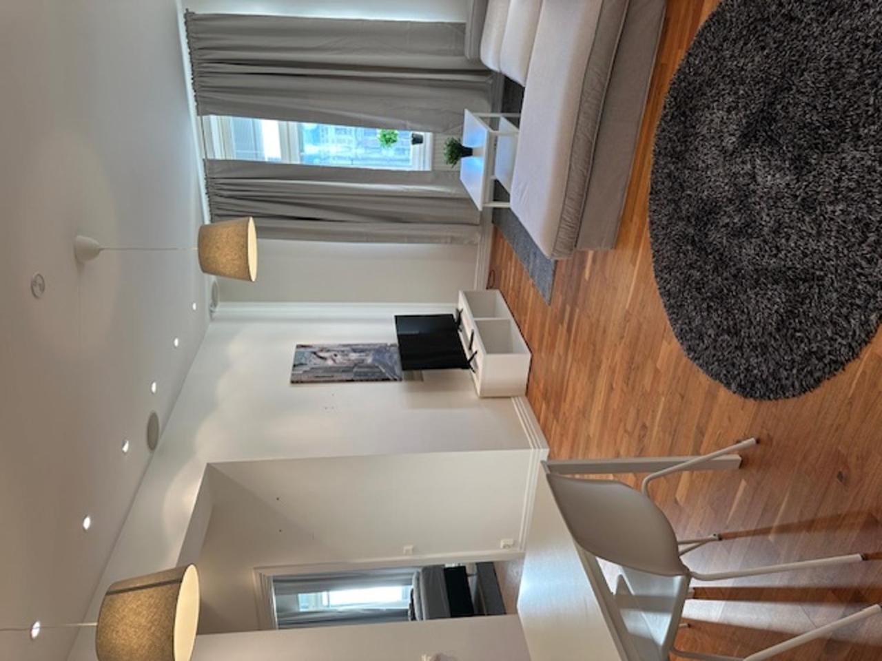 Luxury Apartment In City Hotspot