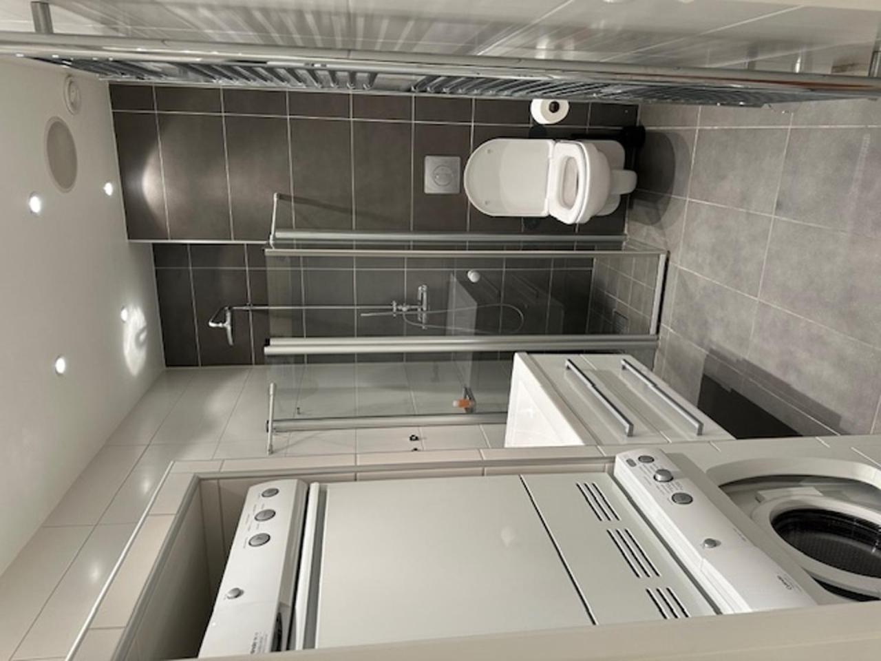 Luxury Apartment In City Hotspot