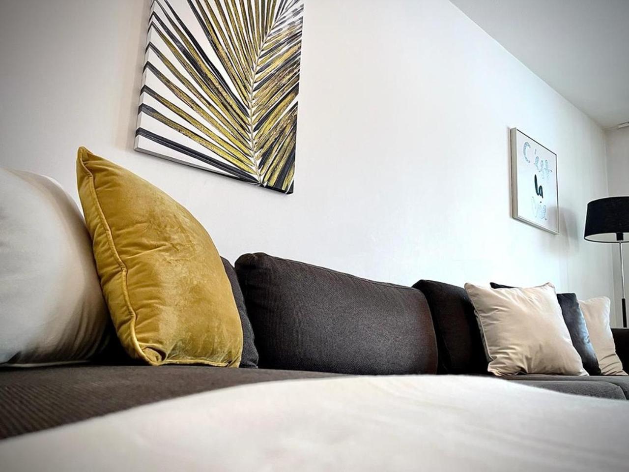 Elegant Apartment In Lovely Location view 5