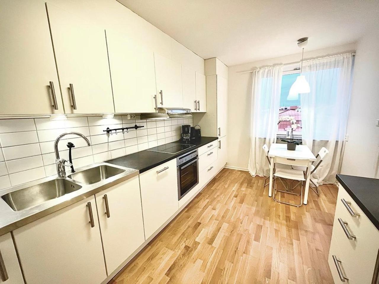 Luxurious Apartment With Lovely View view 2