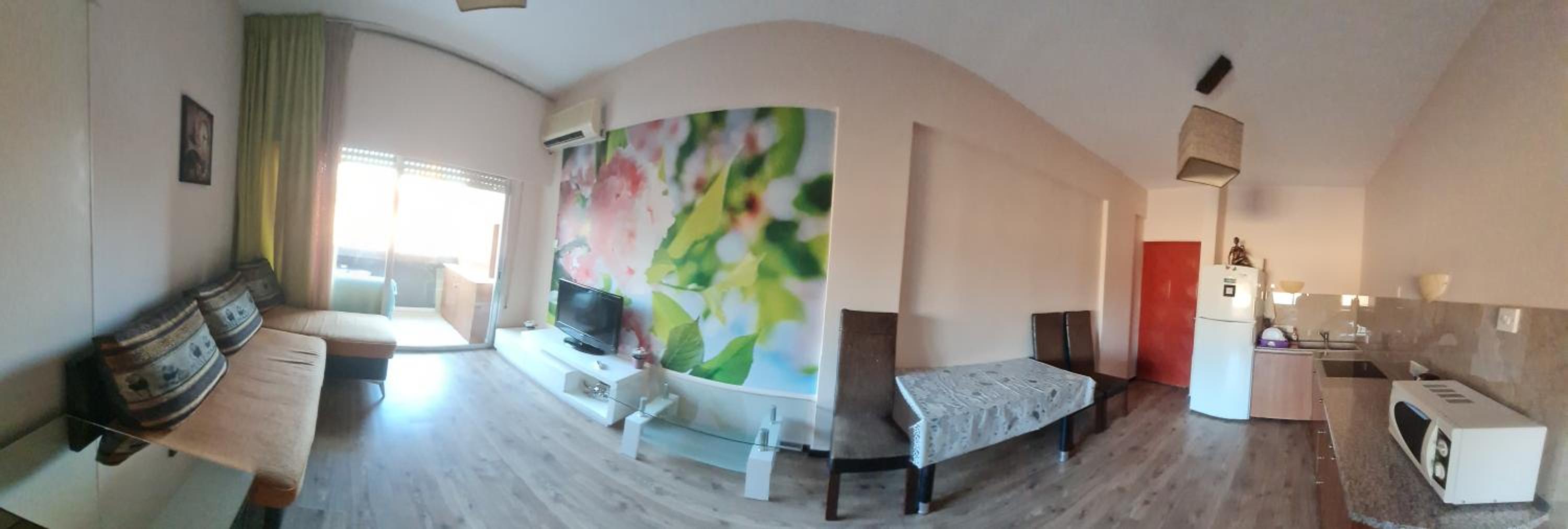 flat next to papas